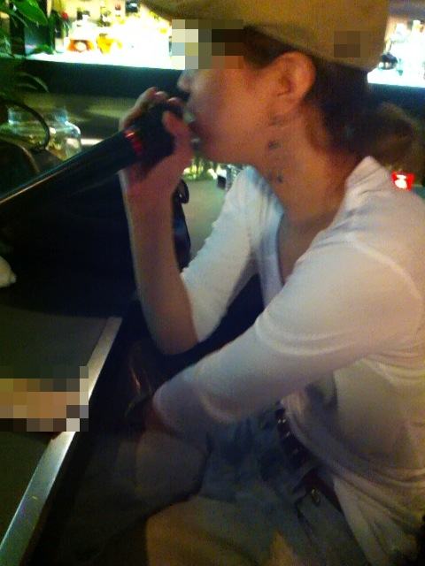 �J�b�v���i���Œm�荇�������q�ƃf�[�g�̉摜